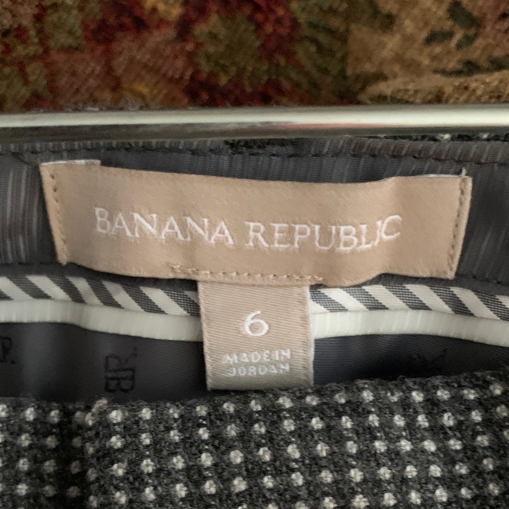 Banana Republic Gray and white Patterned pants